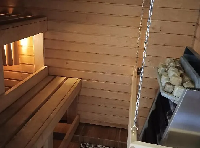 Kauba 6-1 With Sauna And Yacuzzi Κουρεσάαρε